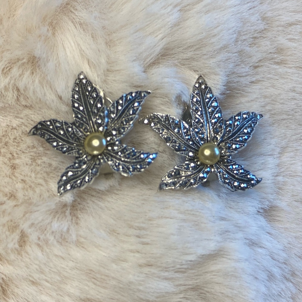 Vintage W. Germany Leaf Shaped Faux Marcasite and Pearl Clip on Earrings. EUC